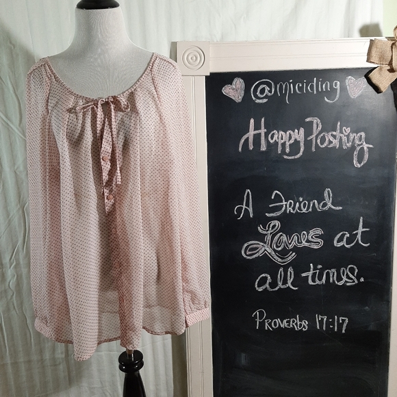 Old Navy Tops - Old Navy sheer fabric blouse